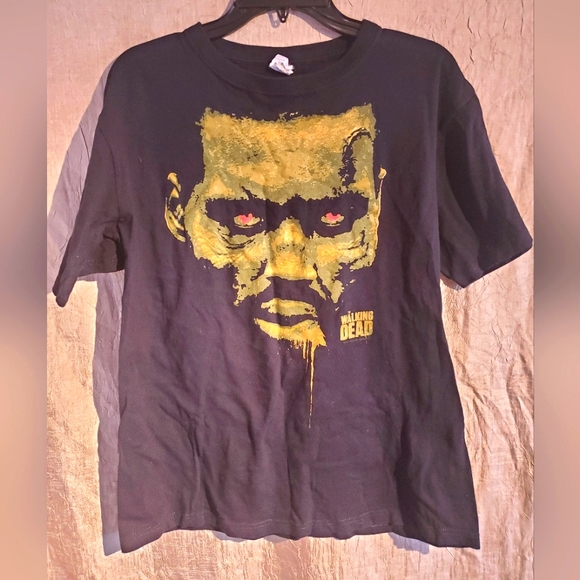 Walking Dead Tshirt - Picture 1 of 4